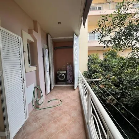 κοντά στη θάλασσα στην πολη κυπαρισσια Apartment *